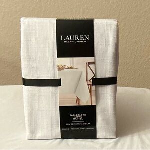 Ralph Lauren Elegant White Tailored Hem Oblong Tablecloth